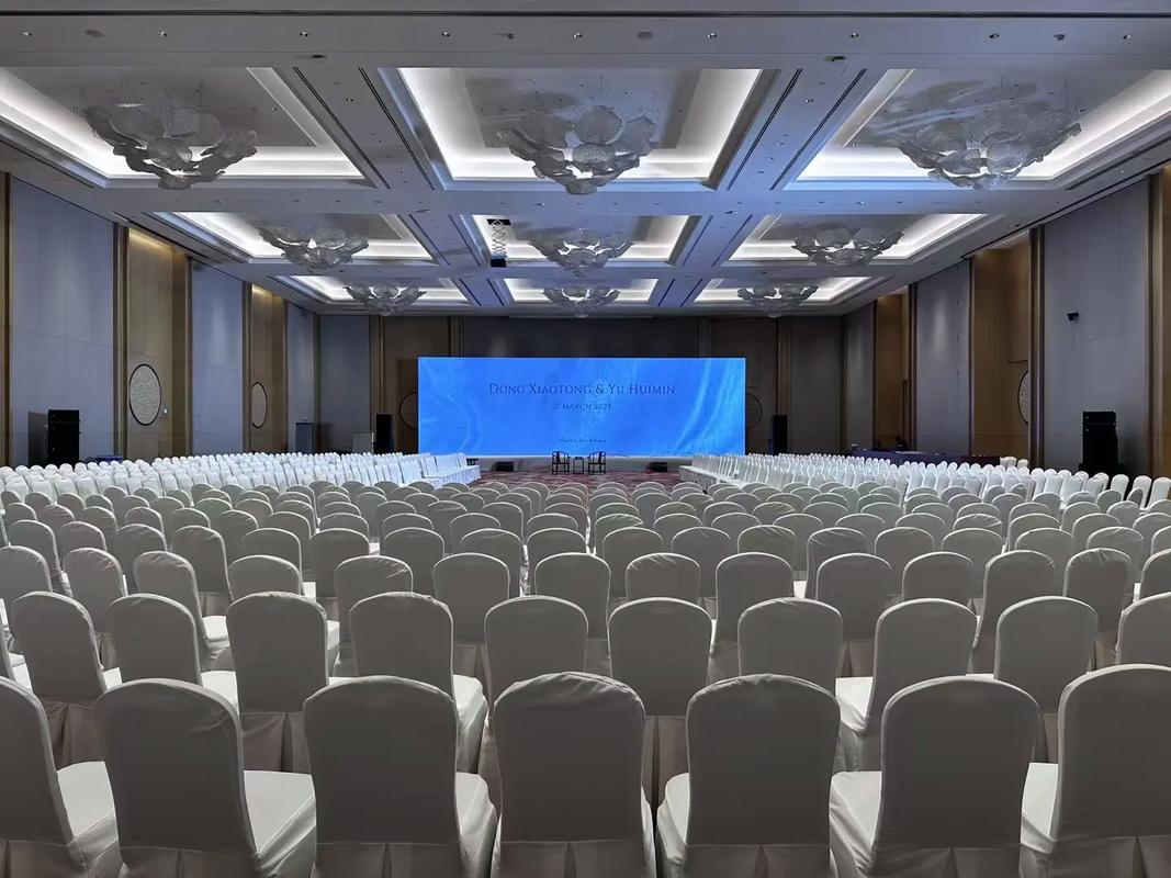 華容策劃 專業(yè)承接商業(yè)活動搭建與會議會展服務(wù)